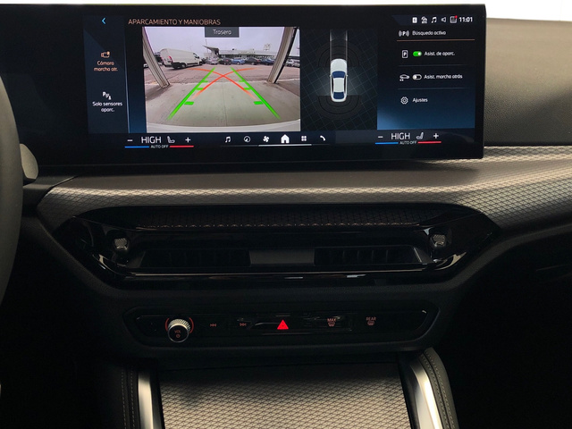 BMW Serie 4 420d Gran Coupe color Blanco. Año 2025. 140KW(190CV). Diésel. En concesionario Vehinter Getafe de Madrid