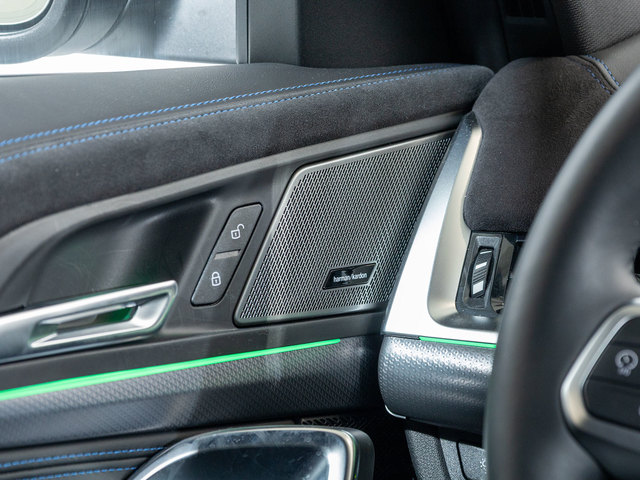 BMW iX2 eDrive20 color Blanco. Año 2025. 150KW(204CV). Eléctrico. En concesionario Oliva Motor Girona de Girona