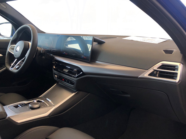 BMW Serie 3 318d color Azul. Año 2025. 110KW(150CV). Diésel. En concesionario Vehinter Getafe de Madrid