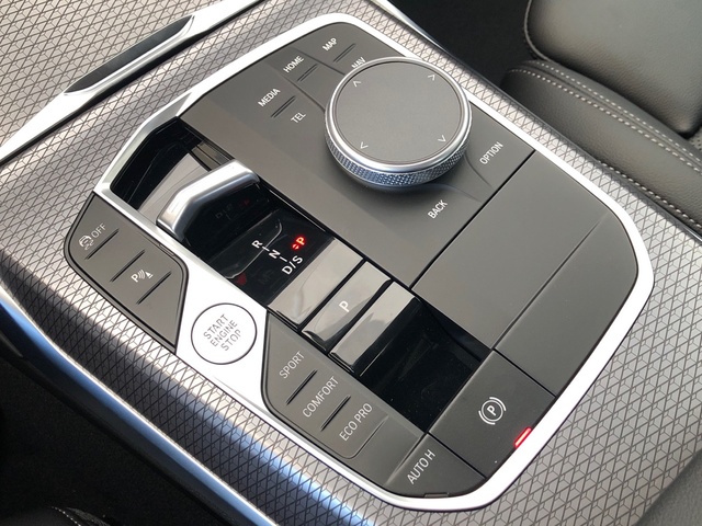 BMW Serie 3 318d color Azul. Año 2025. 110KW(150CV). Diésel. En concesionario Vehinter Getafe de Madrid