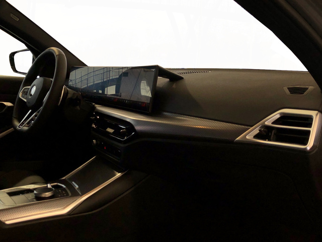 BMW Serie 3 320d color Gris. Año 2025. 140KW(190CV). Diésel. En concesionario Vehinter Getafe de Madrid