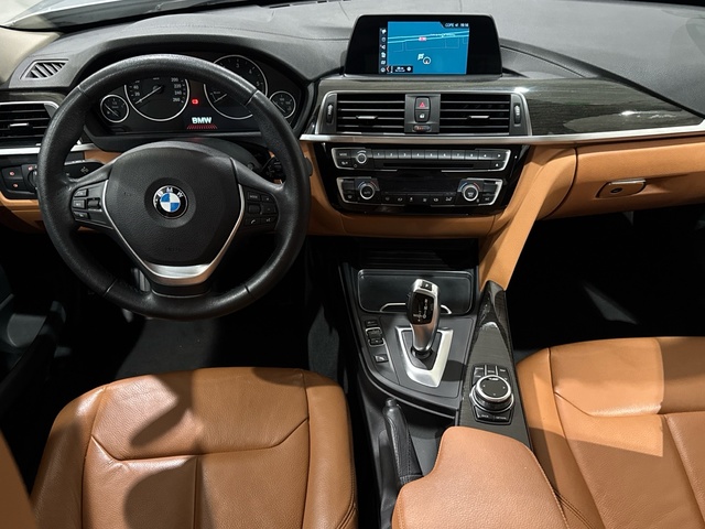 BMW Serie 3 320d color Gris Plata. Año 2017. 140KW(190CV). Diésel. En concesionario Motor Gorbea de Álava