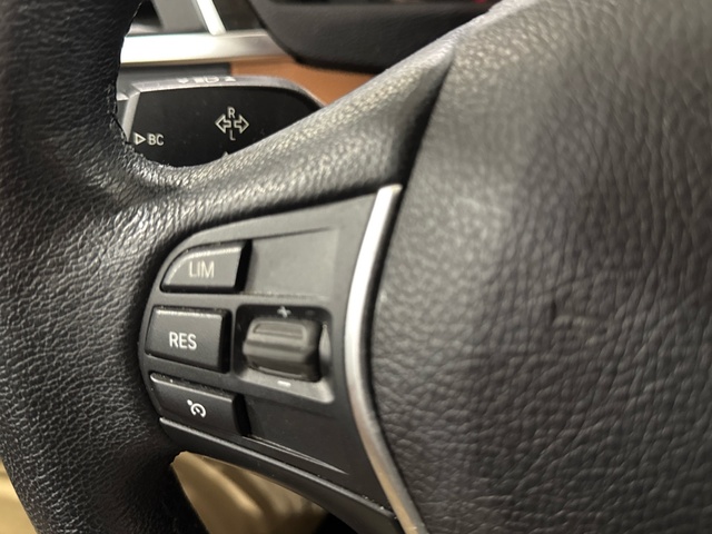 BMW Serie 3 320d color Gris Plata. Año 2017. 140KW(190CV). Diésel. En concesionario Motor Gorbea de Álava