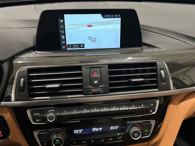 BMW Serie 3 320d color Gris Plata. Año 2017. 140KW(190CV). Diésel. En concesionario Motor Gorbea de Álava