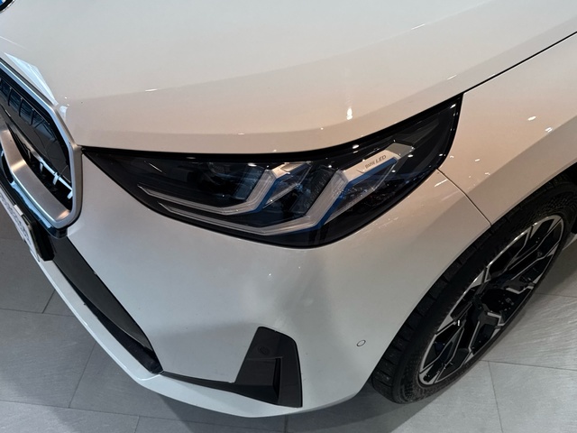 BMW X3 xDrive20d color Blanco. Año 2024. 145KW(197CV). Diésel. En concesionario Motor Gorbea de Álava