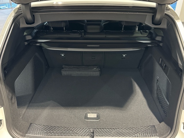 BMW X3 xDrive20d color Blanco. Año 2024. 145KW(197CV). Diésel. En concesionario Motor Gorbea de Álava