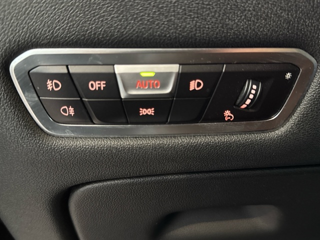 BMW X5 xDrive30d color Marrón. Año 2021. 210KW(286CV). Diésel. En concesionario Motor Gorbea de Álava