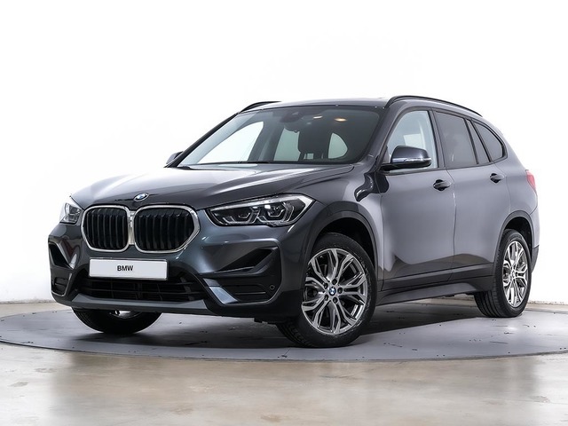 BMW X1 sDrive18i color Gris. Año 2021. 103KW(140CV). Gasolina. En concesionario Oliva Motor Tarragona de Tarragona