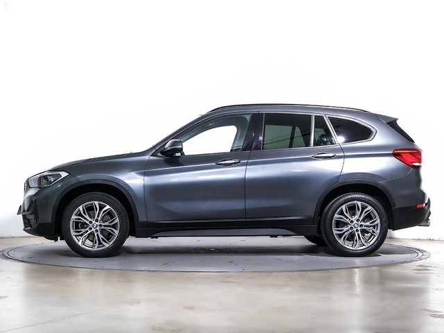 BMW X1 sDrive18i color Gris. Año 2021. 103KW(140CV). Gasolina. En concesionario Oliva Motor Tarragona de Tarragona