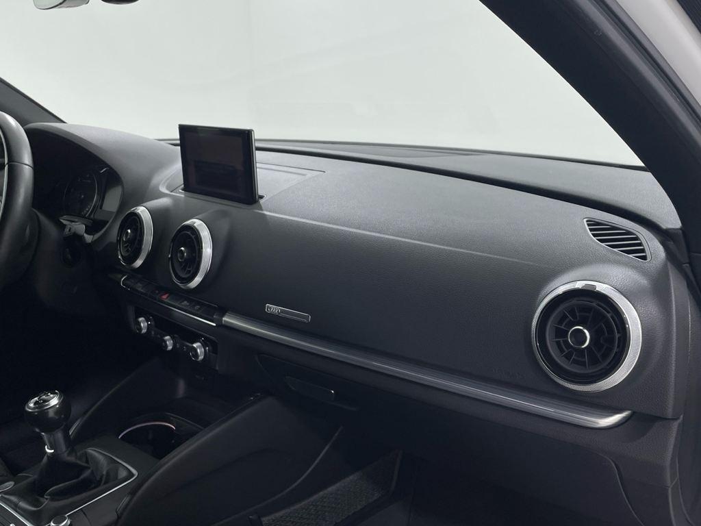 Audi A3 Sportback 30 TDI en Barcelona