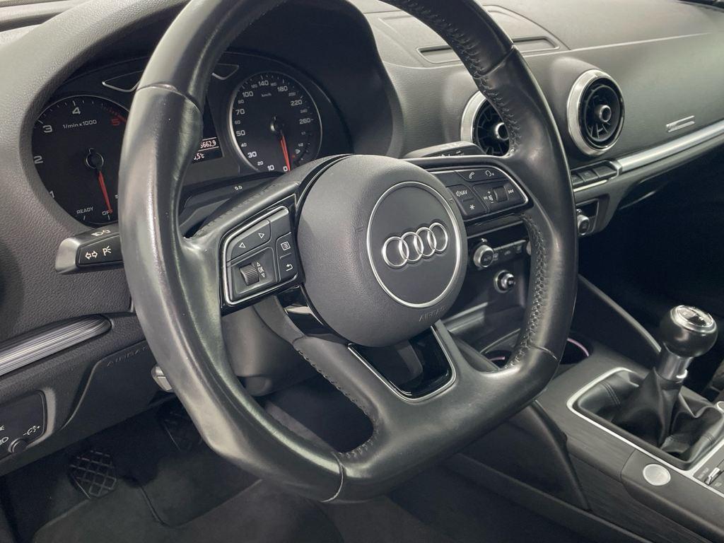 Audi A3 Sportback 30 TDI en Barcelona