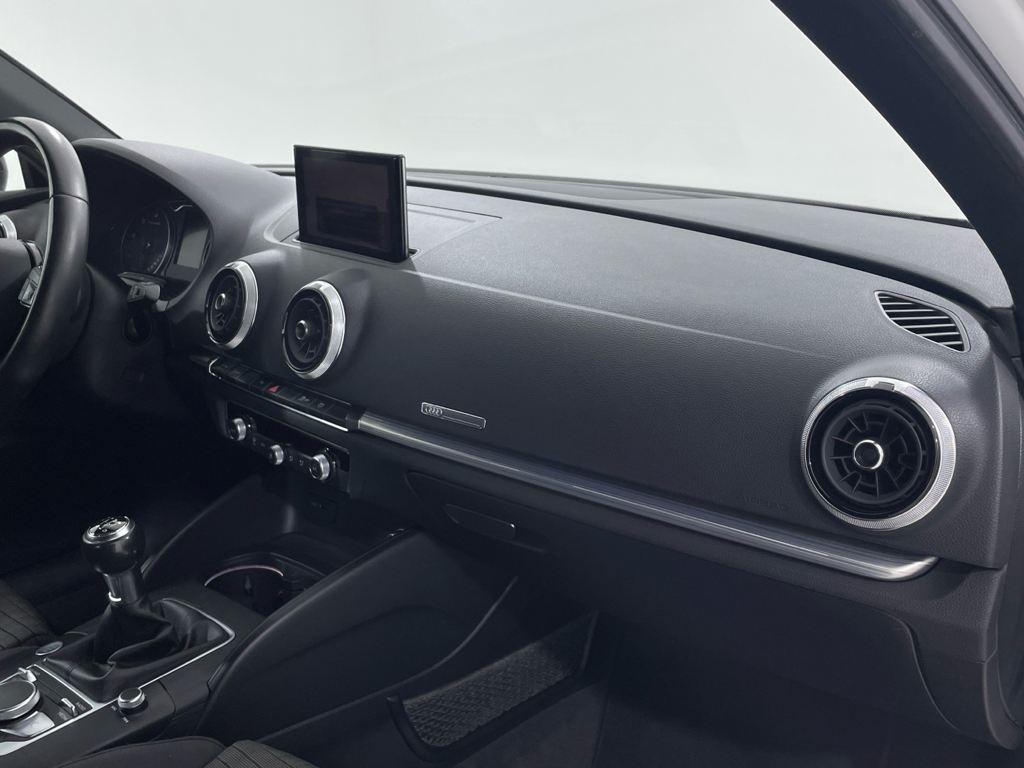 Audi A3 Sportback 30 TDI en Barcelona