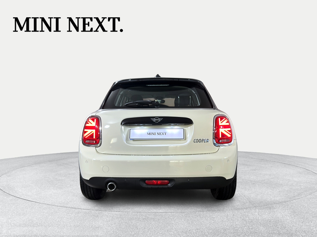 fotoG 4 del MINI MINI Cooper 5 Puertas 100 kW (136 CV) 136cv Gasolina del 2020 en Sevilla