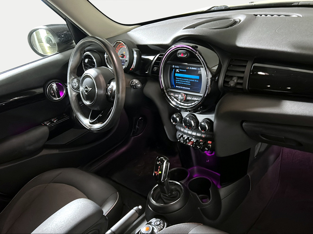 fotoG 7 del MINI MINI Cooper 5 Puertas 100 kW (136 CV) 136cv Gasolina del 2020 en Sevilla