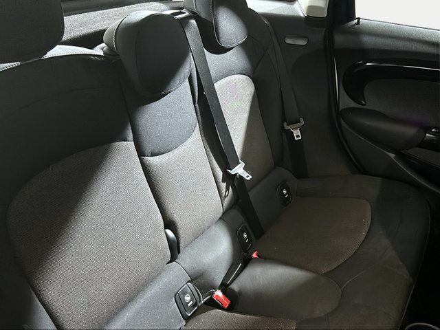 fotoG 8 del MINI MINI Cooper 5 Puertas 100 kW (136 CV) 136cv Gasolina del 2020 en Sevilla