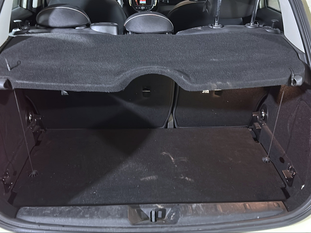 fotoG 10 del MINI MINI Cooper 5 Puertas 100 kW (136 CV) 136cv Gasolina del 2020 en Sevilla