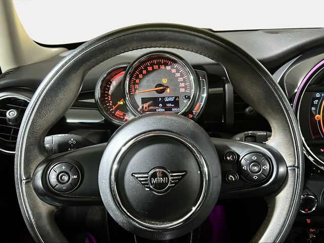 fotoG 12 del MINI MINI Cooper 5 Puertas 100 kW (136 CV) 136cv Gasolina del 2020 en Sevilla