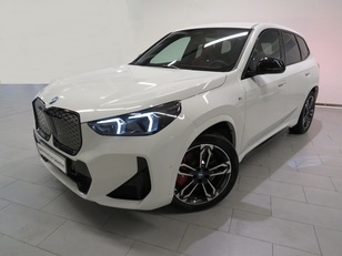 Fotos de BMW iX1 xDrive30 color Blanco. Año 2024. 230KW(313CV). Eléctrico. En concesionario Lugauto S.A. de Lugo