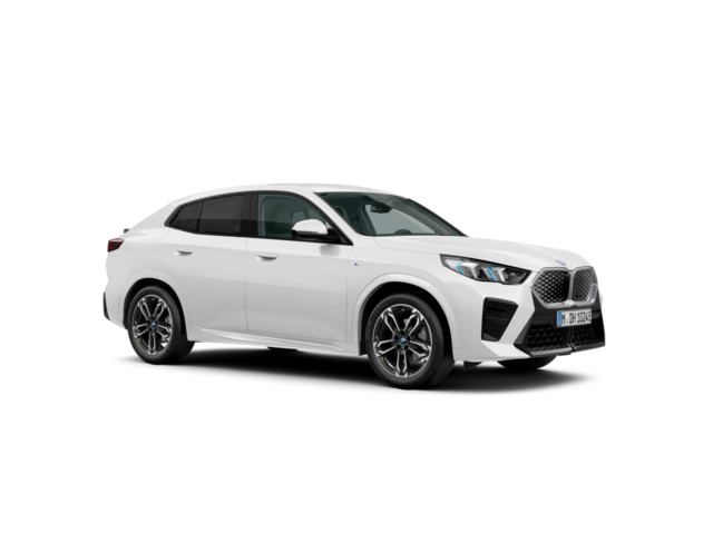 BMW iX2 eDrive20 color Blanco. Año 2024. 150KW(204CV). Eléctrico. En concesionario BYmyCAR Madrid - Algete de Madrid