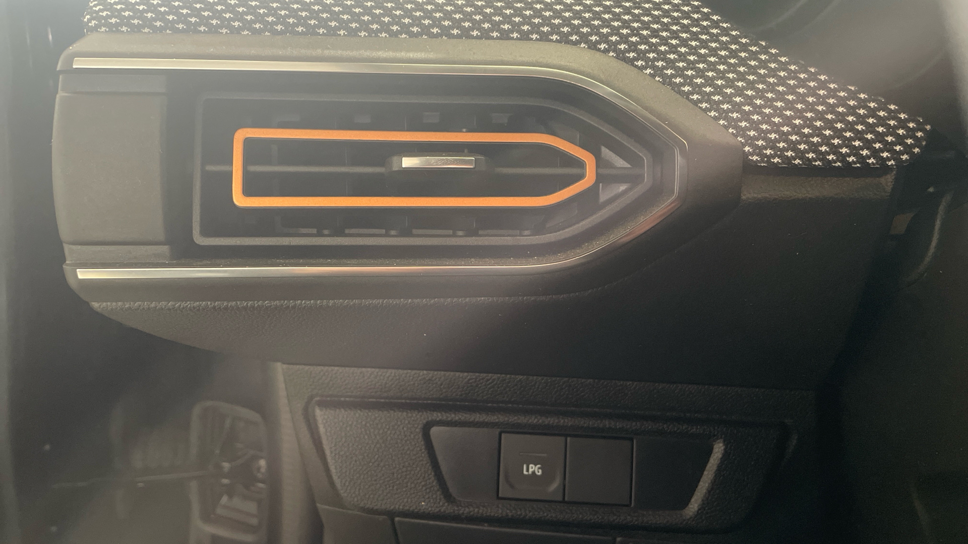 Dacia Sandero ECO-G en Barcelona