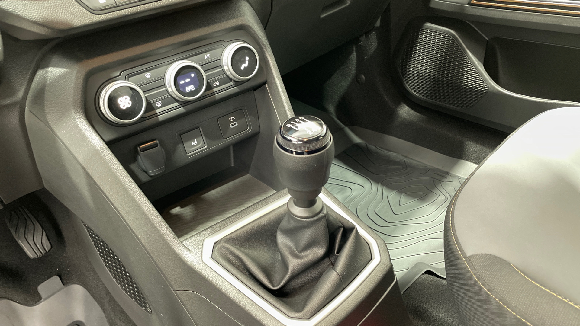 Dacia Sandero ECO-G 100 en Barcelona