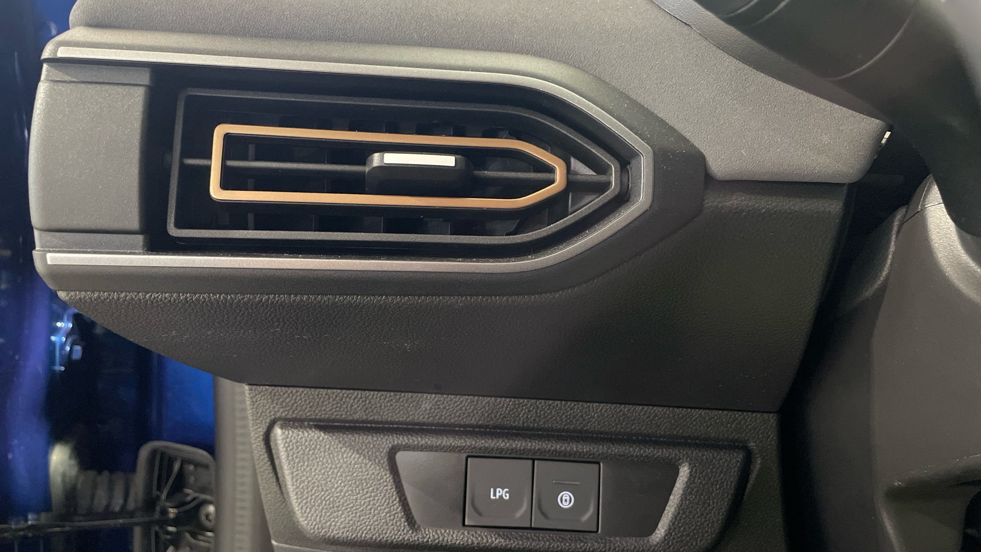 Dacia Sandero ECO-G 100 en Barcelona