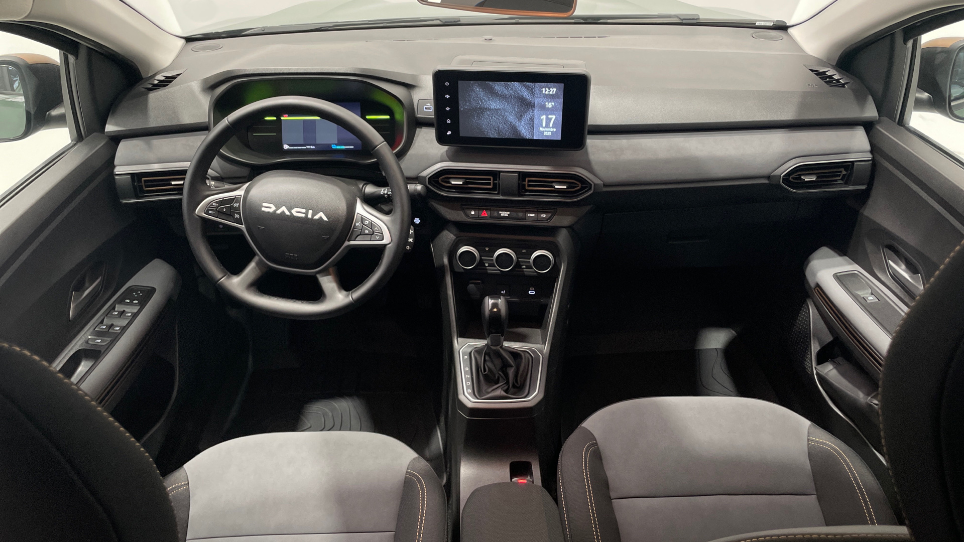 Dacia Jogger Hybrid 140 en Barcelona