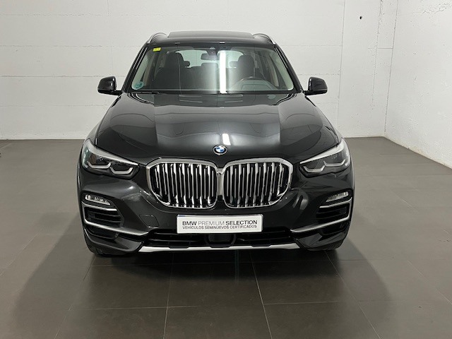 BMW X5 xDrive30d color Gris. Año 2020. 195KW(265CV). Diésel. En concesionario Amiocar S.A. de Coruña