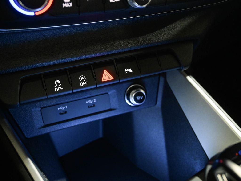 Audi A1 Sportback Adrenalin edition 30 TFSI 85 kW (116 CV) S tronic 13