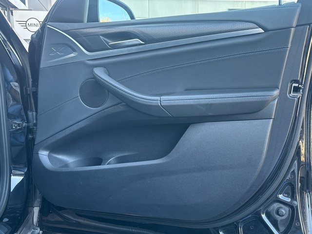 BMW X4 xDrive25d color Negro. Año 2019. 170KW(231CV). Diésel. En concesionario Pruna Motor de Barcelona