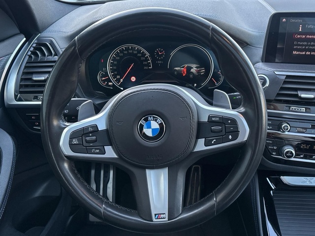 BMW X4 xDrive25d color Negro. Año 2019. 170KW(231CV). Diésel. En concesionario Pruna Motor de Barcelona