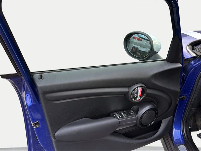 fotoG 11 del MINI MINI 5 Puertas Cooper 100 kW (136 CV) 136cv Gasolina del 2018 en Granada