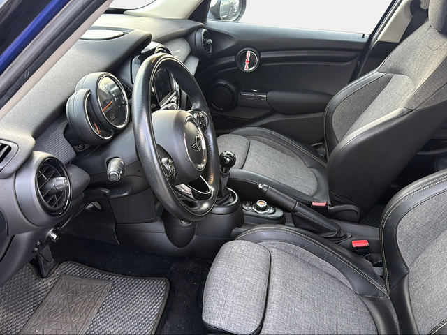 fotoG 12 del MINI MINI 5 Puertas Cooper 100 kW (136 CV) 136cv Gasolina del 2018 en Granada