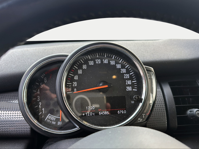 fotoG 15 del MINI MINI 5 Puertas Cooper 100 kW (136 CV) 136cv Gasolina del 2018 en Granada