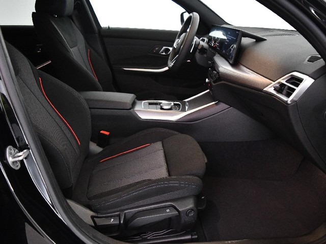 BMW Serie 3 318d color Negro. Año 2025. 110KW(150CV). Diésel. En concesionario BYmyCAR Madrid - Algete de Madrid