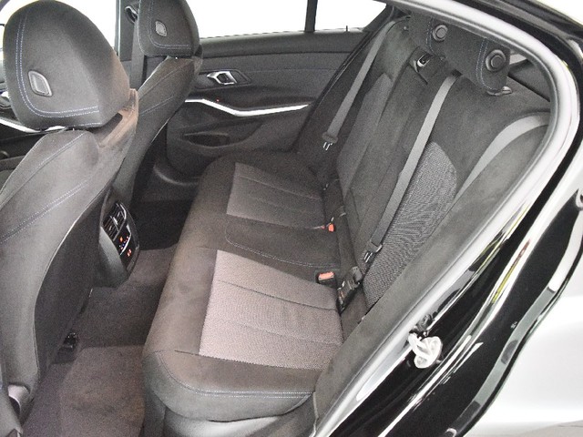 BMW Serie 3 318d color Negro. Año 2025. 110KW(150CV). Diésel. En concesionario BYmyCAR Madrid - Algete de Madrid