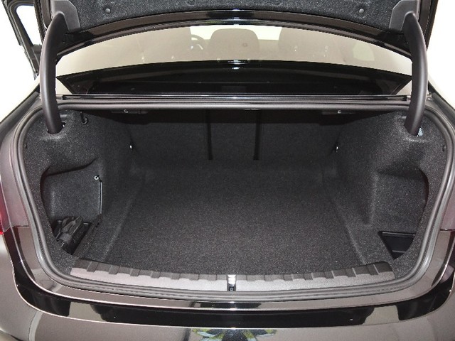 BMW Serie 3 318d color Negro. Año 2025. 110KW(150CV). Diésel. En concesionario BYmyCAR Madrid - Algete de Madrid