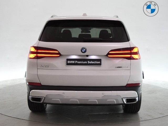 BMW X5 xDrive50e color Blanco. Año 2025. 360KW(489CV). Híbrido Electro/Gasolina. En concesionario BYmyCAR Madrid - Algete de Madrid