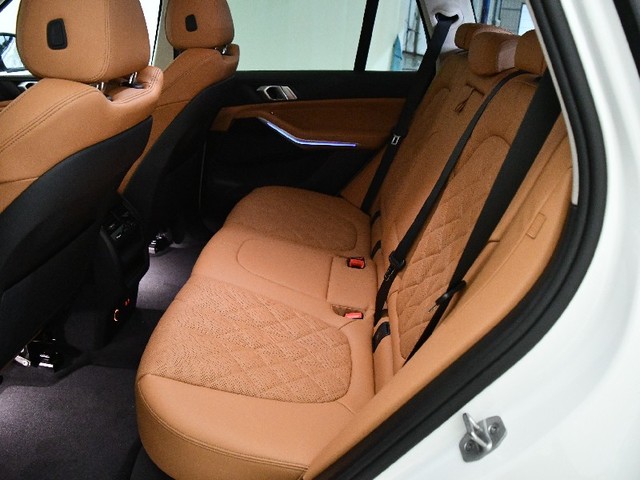 BMW X5 xDrive50e color Blanco. Año 2025. 360KW(489CV). Híbrido Electro/Gasolina. En concesionario BYmyCAR Madrid - Algete de Madrid