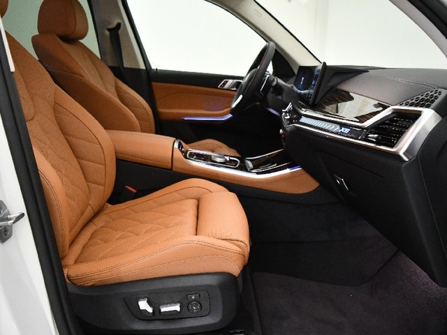 BMW X5 xDrive50e color Blanco. Año 2025. 360KW(489CV). Híbrido Electro/Gasolina. En concesionario BYmyCAR Madrid - Algete de Madrid