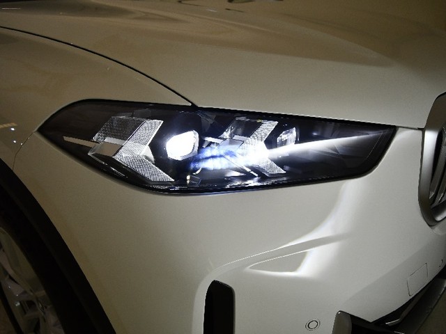 BMW X5 xDrive50e color Blanco. Año 2025. 360KW(489CV). Híbrido Electro/Gasolina. En concesionario BYmyCAR Madrid - Algete de Madrid