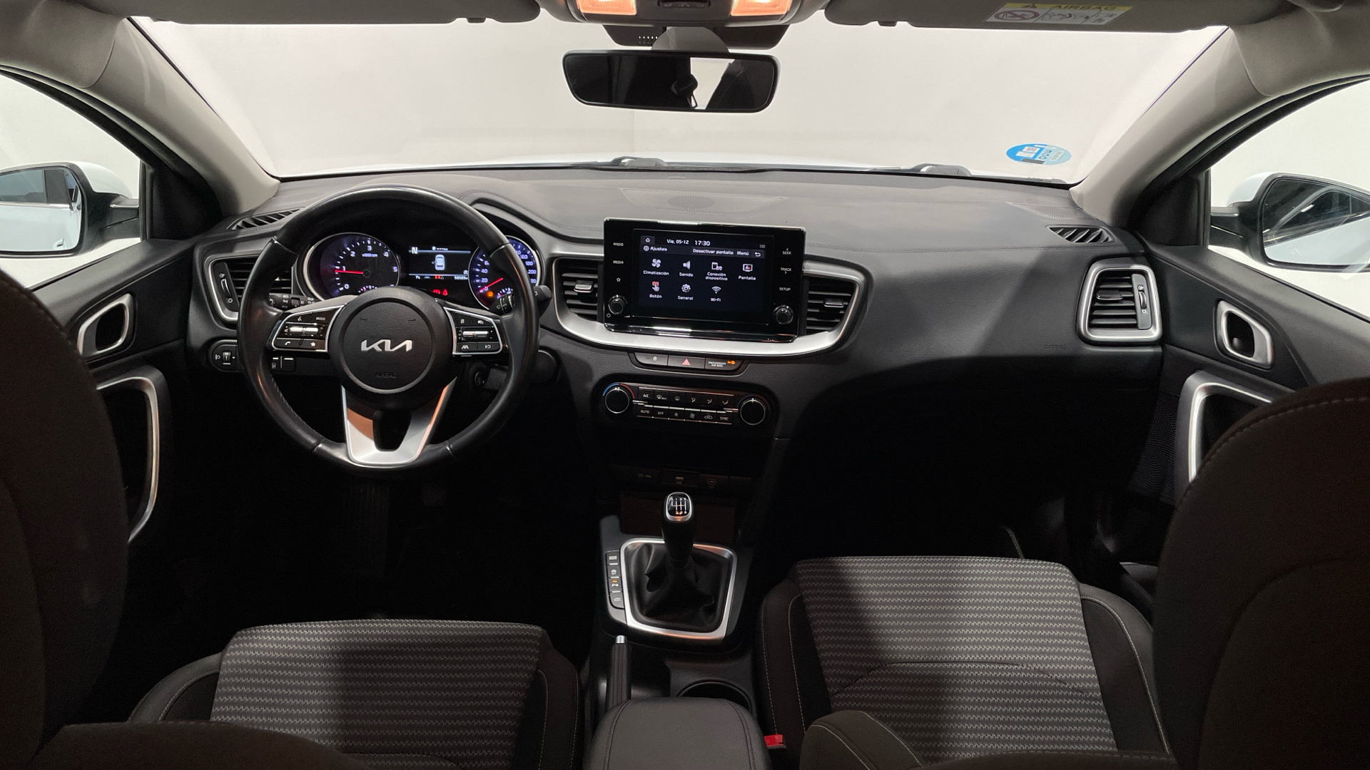 Kia Ceed 1.6 MHEV en Barcelona