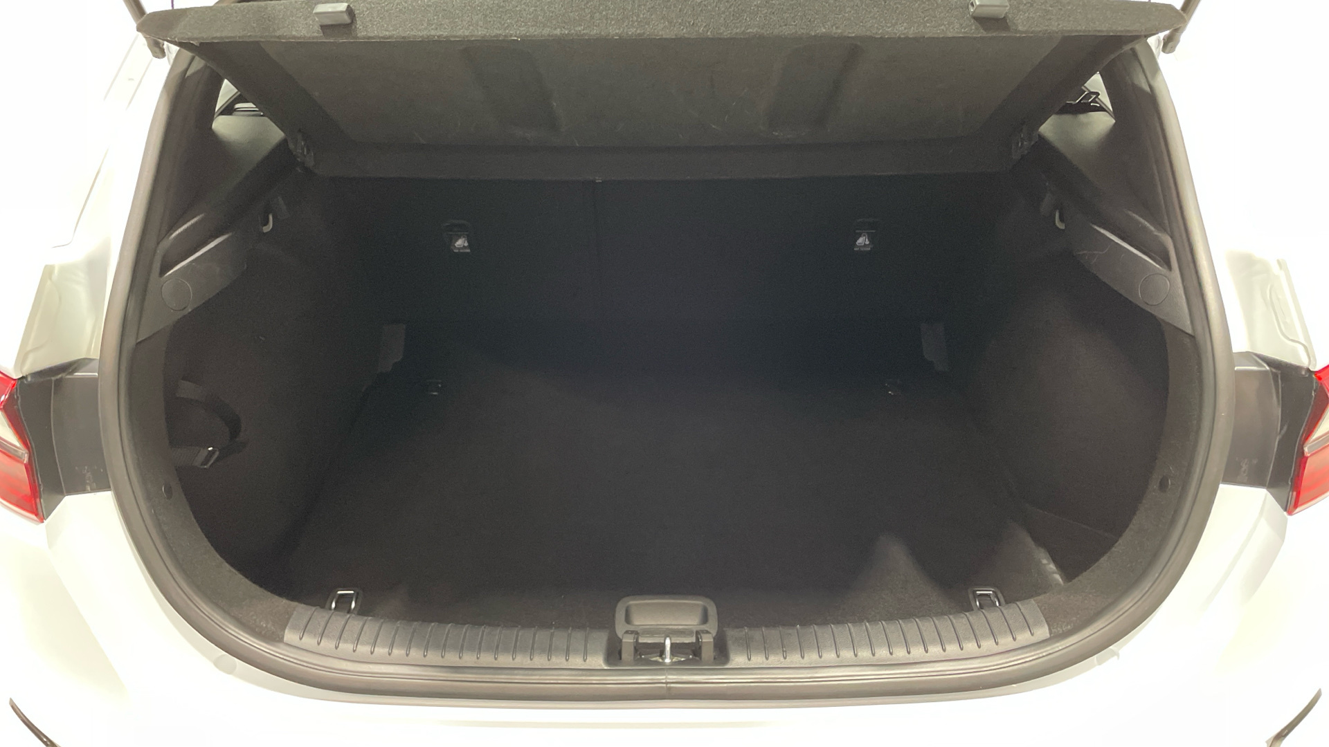 Kia Ceed 1.6 MHEV en Barcelona