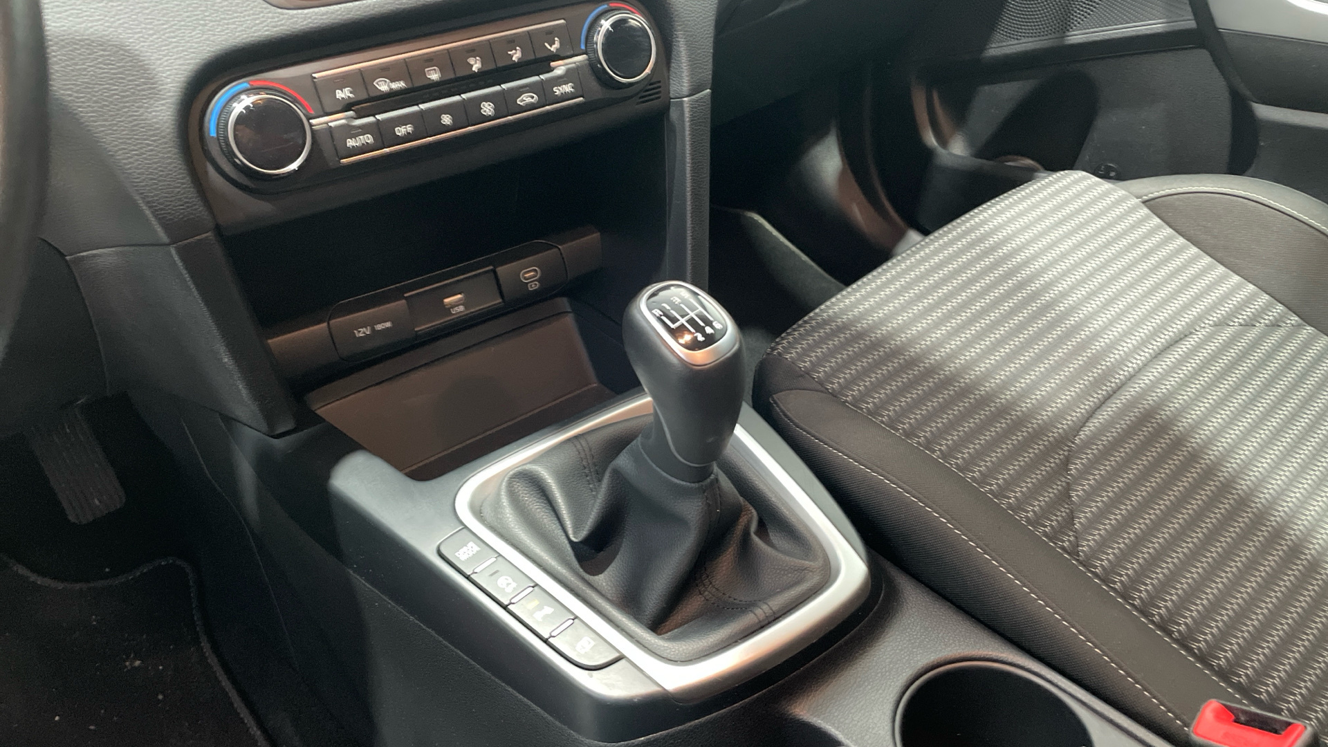 Kia Ceed 1.6 MHEV en Barcelona