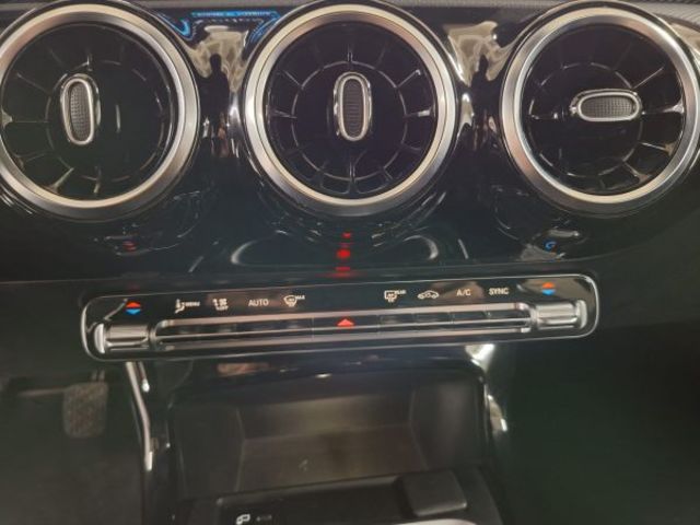 Mercedes-Benz CLA Shooting Brake CLA 200 120 kW (163 CV)