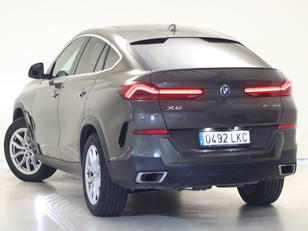 BMW X6 xDrive30d color Marrón. Año 2020. 210KW(286CV). Diésel. 