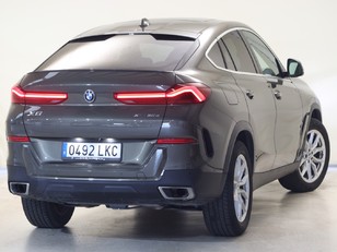 BMW X6 xDrive30d color Marrón. Año 2020. 210KW(286CV). Diésel. 