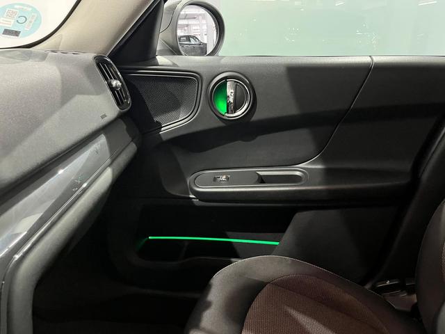 fotoG 17 del MINI MINI Countryman Cooper 100 kW (136 CV) 136cv Gasolina del 2019 en Lleida