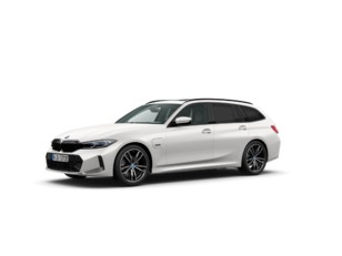 Fotos de BMW Serie 3 330e Touring color Blanco. Año 2022. 215KW(292CV). Híbrido Electro/Gasolina. En concesionario Oliva Motor Girona de Girona