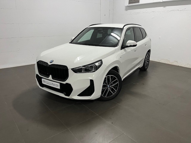 BMW X1 sDrive18d color Blanco. Año 2024. 110KW(150CV). Diésel. En concesionario Amiocar S.A. de Coruña
